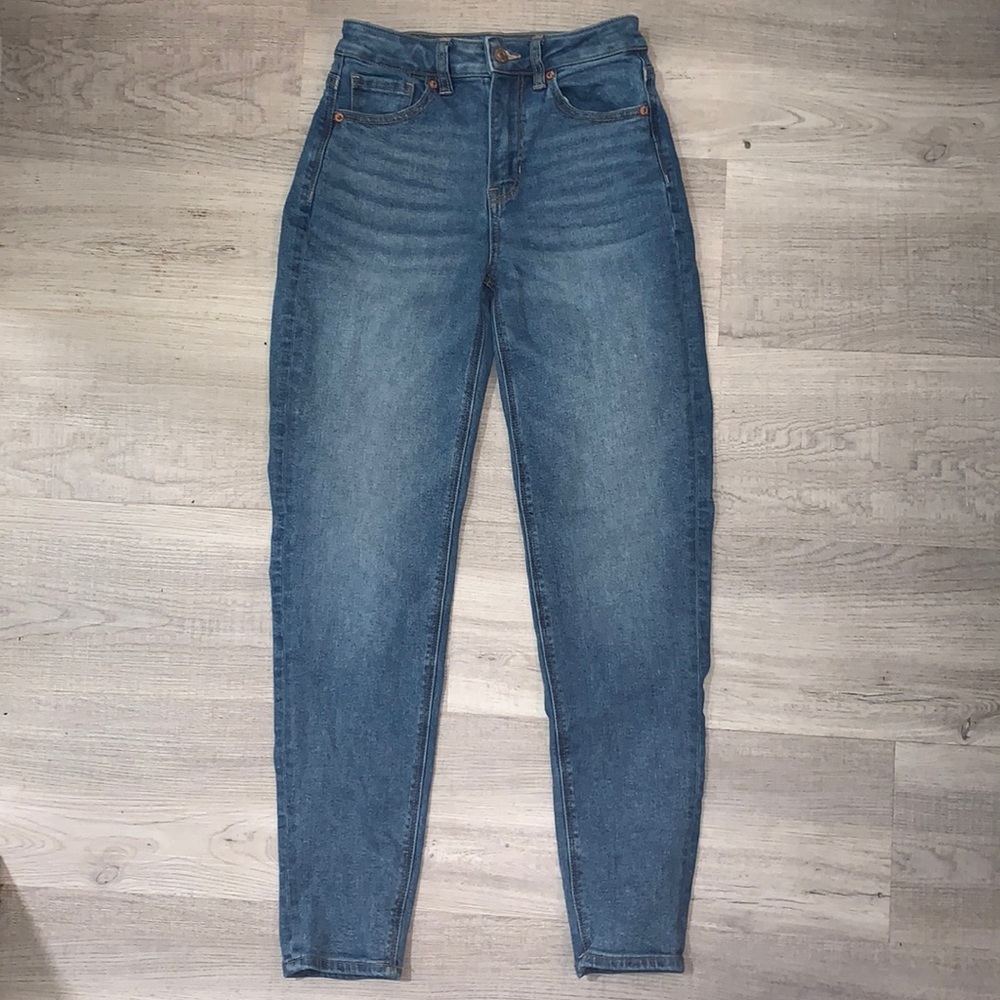 American eagle mom jeans